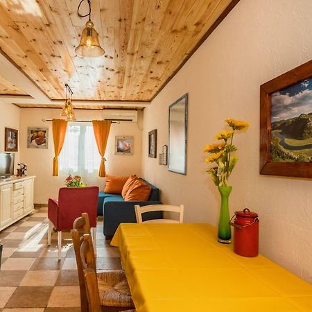 Guest House Luna Virpazar Exteriér fotografie