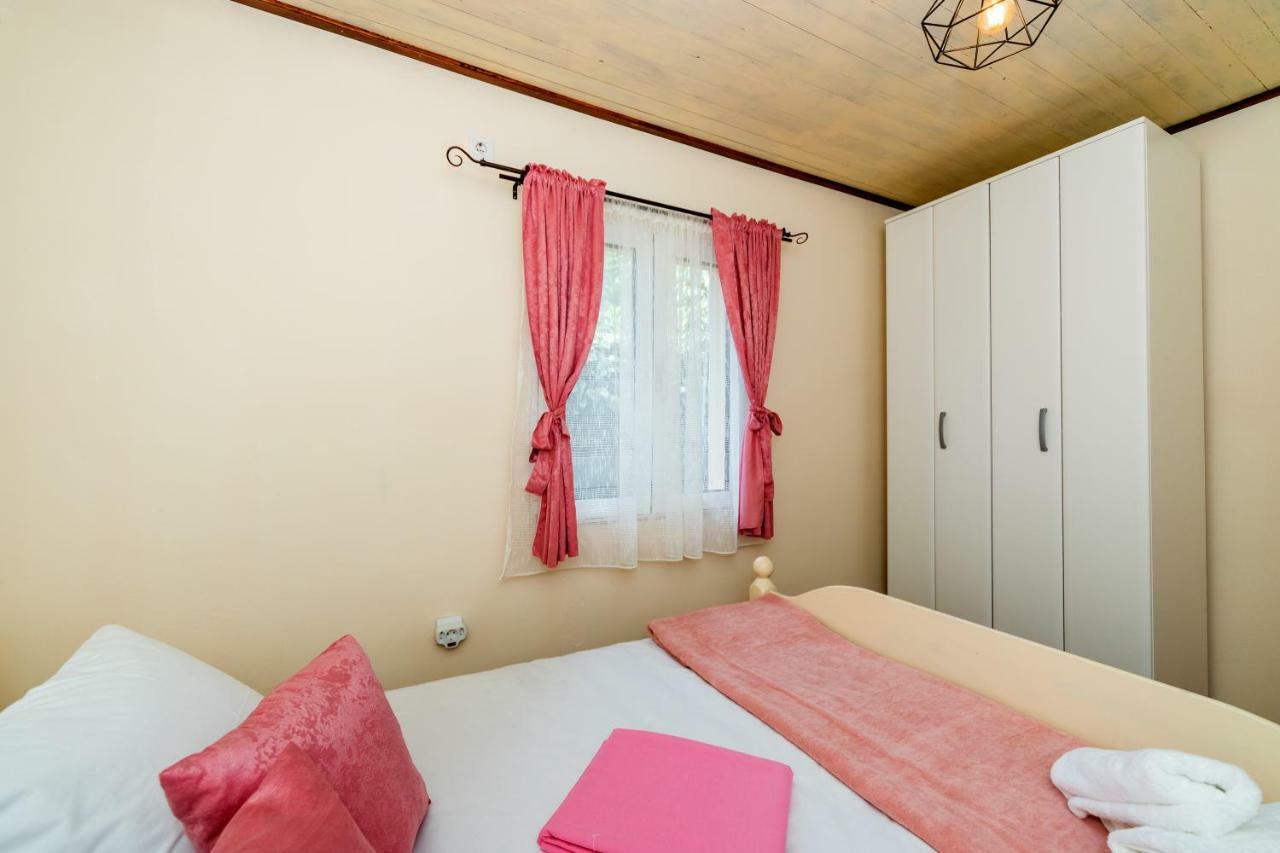 Guest House Luna Virpazar Exteriér fotografie